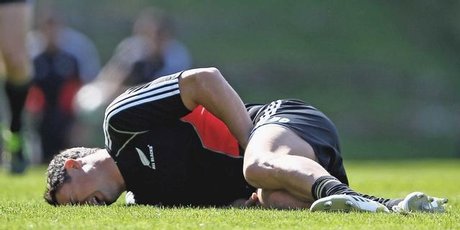 Groin injury puts All Blacks' Dan Carter out of World Cup